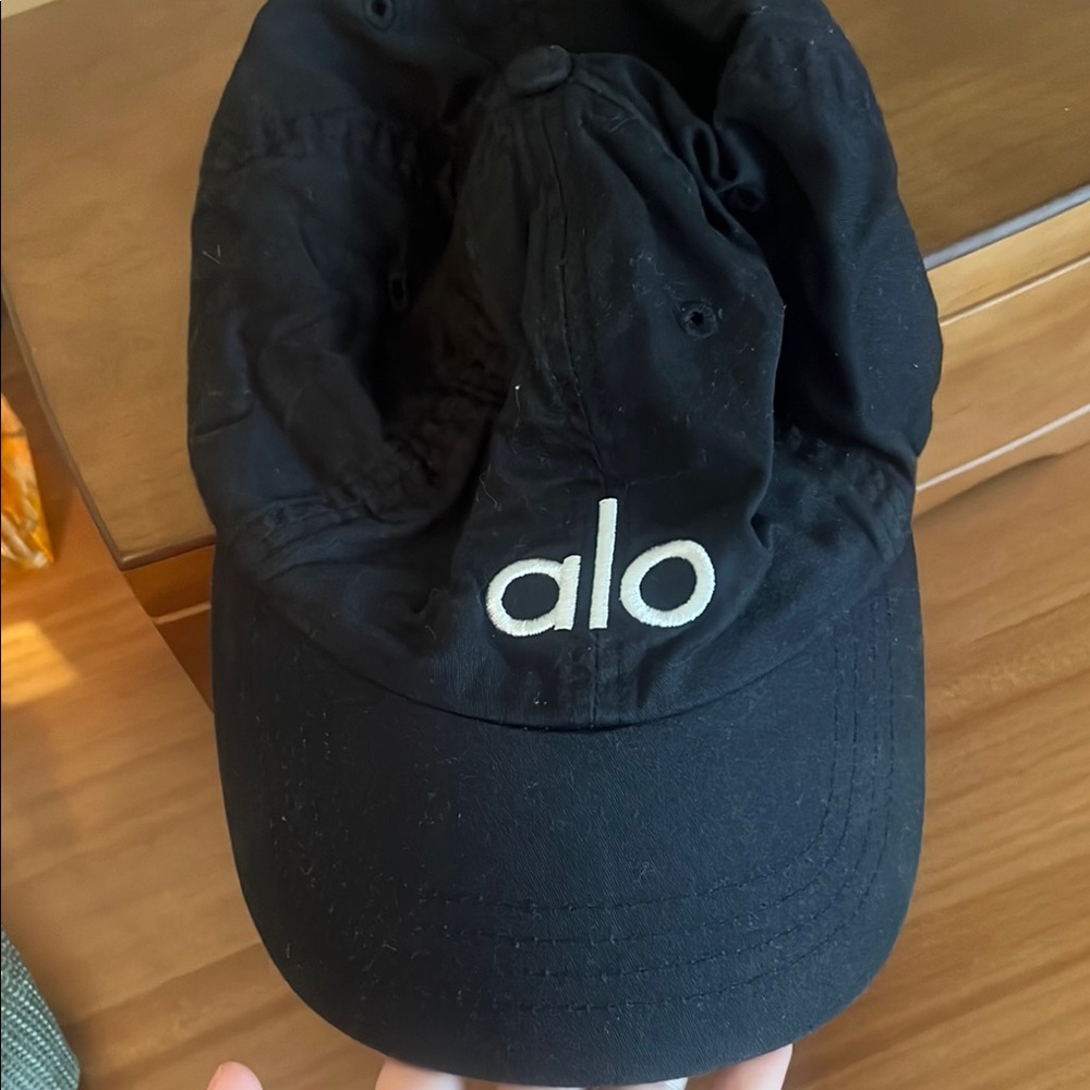 Alo Black Cap